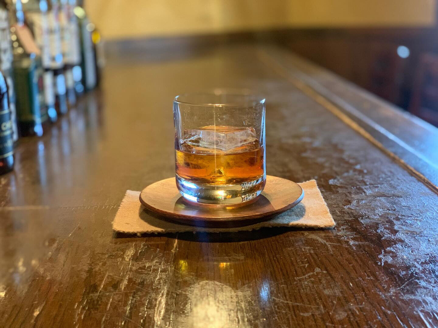 今回のご紹介は、スミレを使ったコーヒーモクテルです